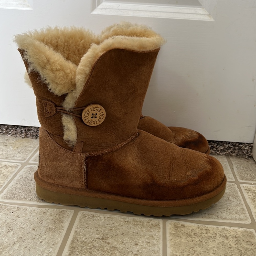 Bailey Button Chesnut UGG Boots